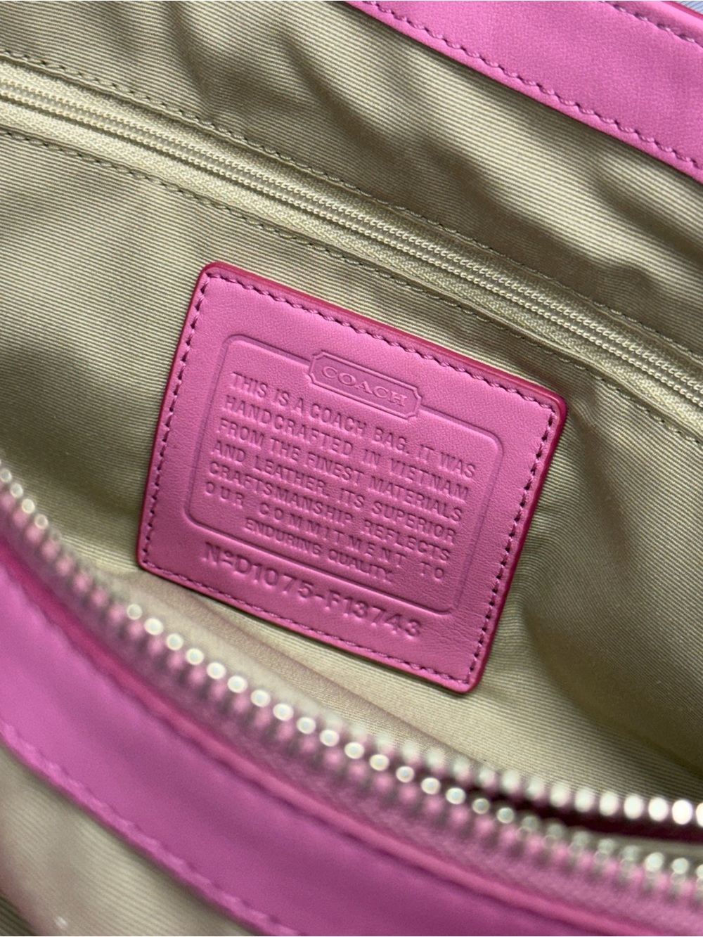 (new+tag) Coach SoHo Pleated Pink Signature Jacquard Tote w/ Leather Patent Trim - Picture 5 of 11